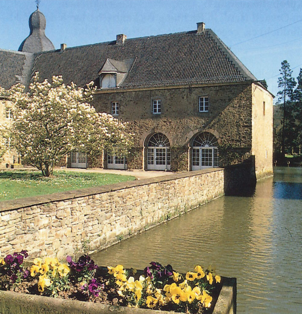 Schloß Ehreshoven am Wasser